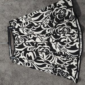 Size 6 Ann Taylor pleated skirt.  Perfect for spring.